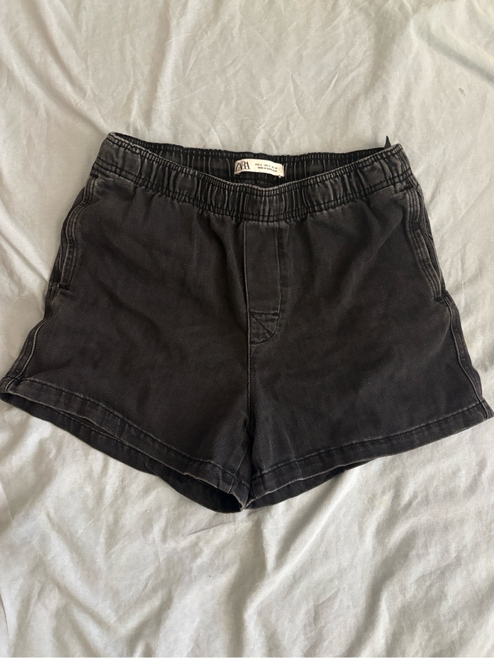 Zara Black High-Waist Pull-On Casual Shorts